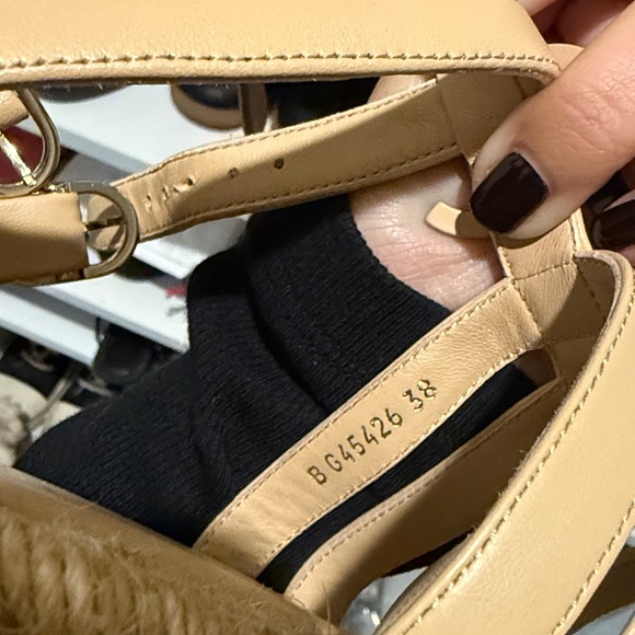 CHANEL Nude Leather Gladiator Sandals - Picture 4 of 4